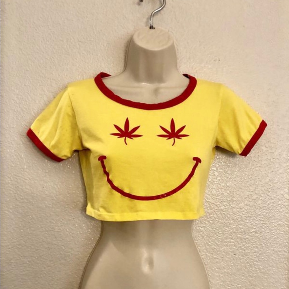 NWOT awesome Minga London Crop T-shirt Top. Sz S